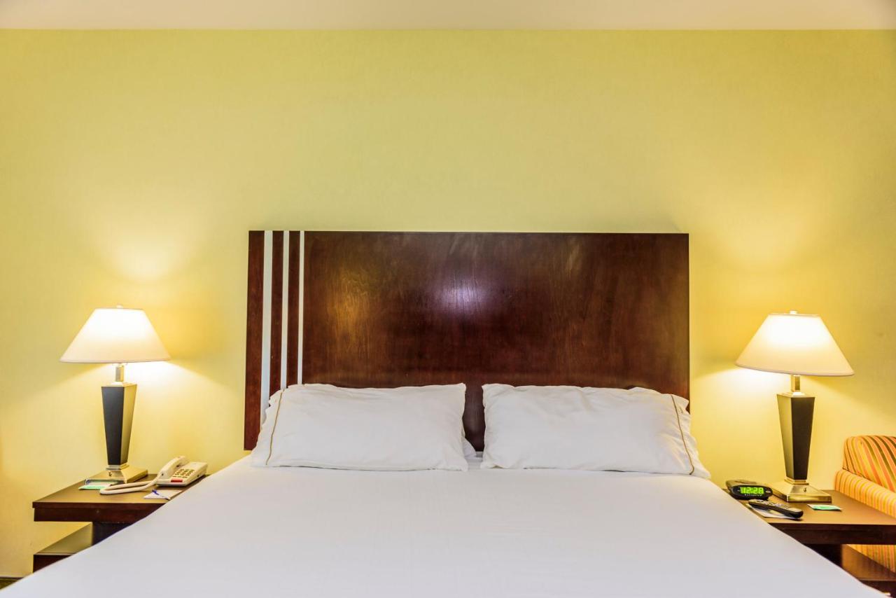 Holiday Inn Express Hotel & Suites Hamburg By Ihg Zewnętrze zdjęcie